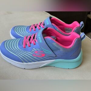 New Skechers Girls Pink and Blue Sneakers Size 4 Slip on and Velcro